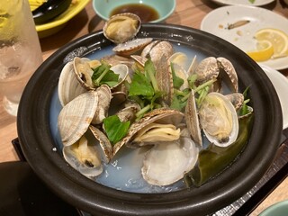 Steamed clams in sake