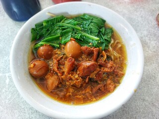 bowl of delicious Indonesian chicken noodles, or 