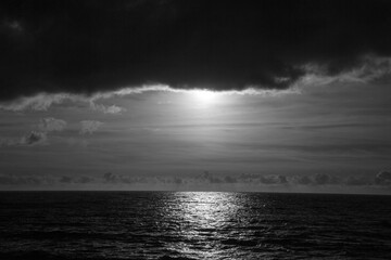 夏の奄美大島の夕景。