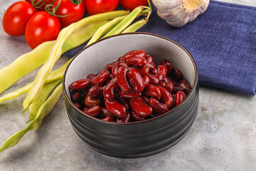 Canned red bean in the bowl