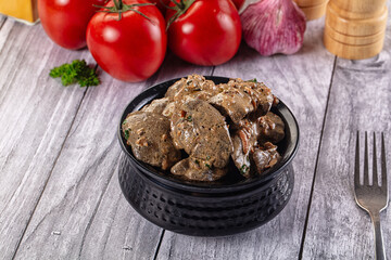 Chicken liver in cream sauce