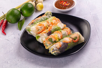 Vietnamese spring roll with prawn