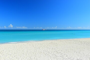 Varadeo, Cuba; 04.07.2023. Beautiful, colourful sunset on the beach in Varadeo, Cuba! Cote d'Azur of the Atlantic Ocean, next to the Caribbean Sea