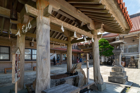 Temple Futenma-Gu, Futenma Shrine, sanctuaire shinto situ&eacute; &agrave; Ginowan, sur l&rsquo;&icirc;le d&rsquo;Okinawa, au Japon
