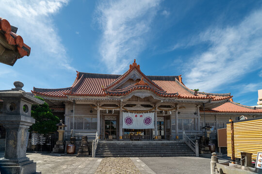 Temple Futenma-Gu, Futenma Shrine, sanctuaire shinto situ&eacute; &agrave; Ginowan, sur l&rsquo;&icirc;le d&rsquo;Okinawa, au Japon
