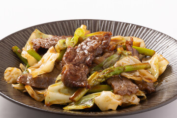 牛肉のオイスターソース炒め（キャベツ　アスパラガス）