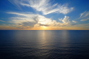 Fototapeta premium sunset over the ocean