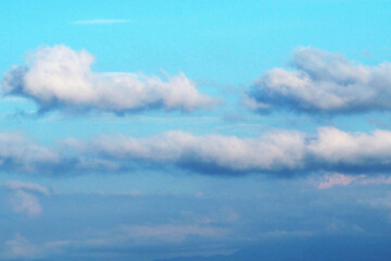 夕方の晴れ間の雲