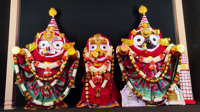 Radha Damodar Besha is observed from Ashwina Shukla Ekadashi to Kartika Shukla Dashami, depicting divine beauty of Lord Jagannath as Radha and Damodar.