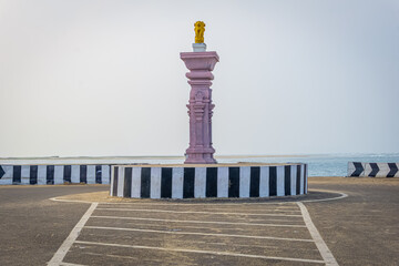 Arichal Munai Beach, Shri Rama Setu, Mukundarayar Chathiram. Dhanushkodi is an abandoned town due to cyclone 1964 at the south-eastern tip of Pamban Island of the state of Tamil Nadu in India.