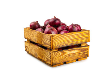 Shallot onion isolated on white background. onion slice. onion rings. Fresh red Onion. Natural, fresh, vegetarian food. Agricultural products. Healthy eating. Vegetables. Farmer's market.