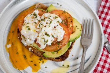 Delicious avocado toast topped with fresh ingredients
