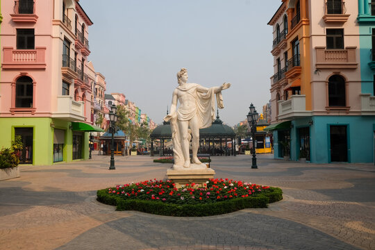 Classical Statue in Town Square of Replica City