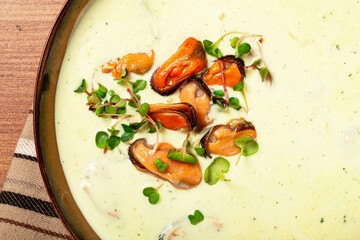 creamy soup with mussels, mussels without shells, American cuisine, homemade, no people