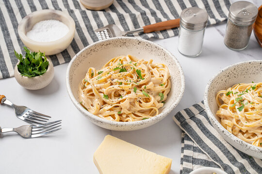 Cheesey Fettuccine Alfredo Pasta