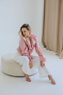 Fashion portrait of elegant woman