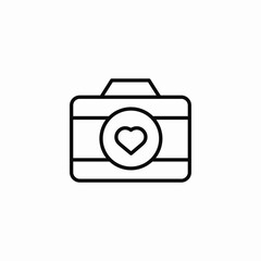 heart lens icon sign vector