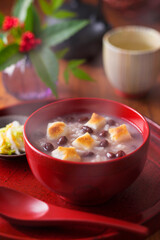 【小豆粥】1月15日小正月。邪気を祓う赤い小豆の入った粥をいただいて一年の無事を祈り健康を願います。
