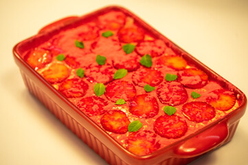 テーブルに並んだディナー