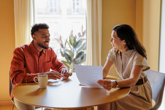 Manager hiring candidate to evaluate job seeker qualifications