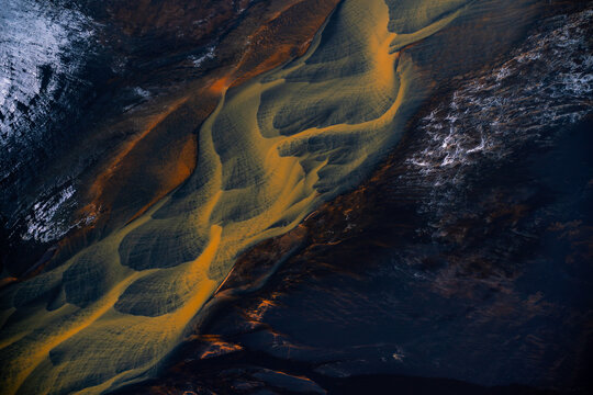 Abstract River Patterns in Icelandic Highlands