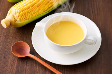 コーンスープと新鮮なとうもろこし　Corn Soup and Fresh Sweet Corn