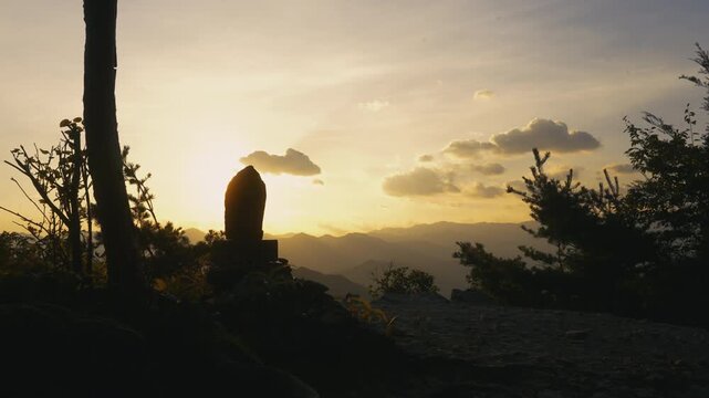 熊野古道「小雲取越・百閒ぐら」夕景 和歌山県田辺市本宮町 Sunset over Hyakken-gura Lookout on the Kogumotori-goe Section of the Kumano Kodo &ndash; Hongu, Tanabe, Wakayama, Japan