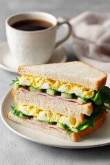 玉子ときゅうりとハムのサンドイッチ