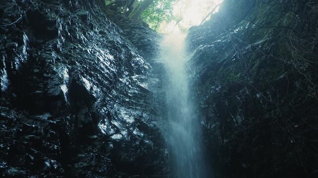 修験者の修行場「文蔵の滝」和歌山県かつらぎ町四郷地区 Mystical Bunzō Waterfall &ndash; Training Ground of Japanese Mountain Monks. Shigō Area, Katsuragi Town, Wakayama Prefecture, Japan.