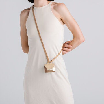 Elegant Fashion Crossbody Bag with a Sleek Modern Design