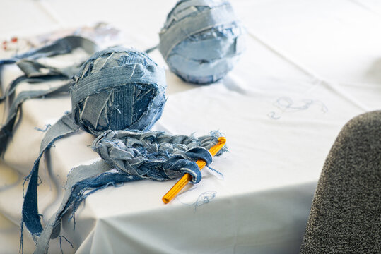 Upcycling. Crochet with Recycled Yarn from Denim.