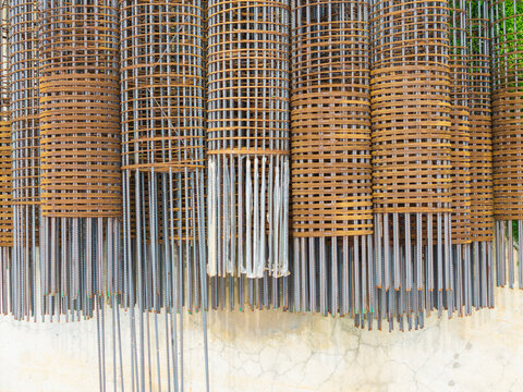 Steel Cages for Concrete Column Reinforcement in Construction