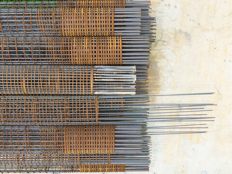 Steel Cages for Concrete Column Reinforcement in Construction