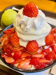 Korean strawberry bingsu