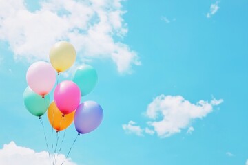 青空とカラフルな風船