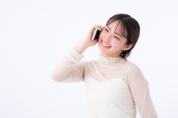 スマホで話す若い女性