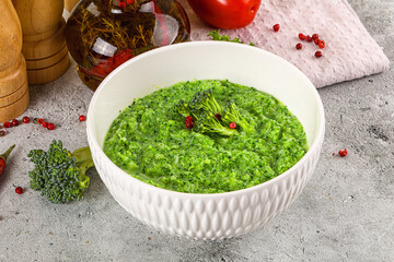 Dietari vegan broccoli cream soup