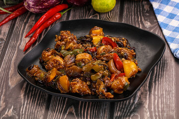Squid with vegetables in oyser sauce