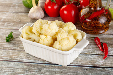 Vegan cuisine Steamed cauliflower cabbage