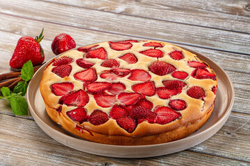 Strawberry pie tart served mint