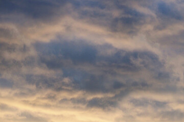 夕方の曇り空