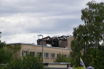 brand, hausbrand, brandschaden, feuer, haus, feuerwehr, dachstuhl, versicherung, branschaden,...