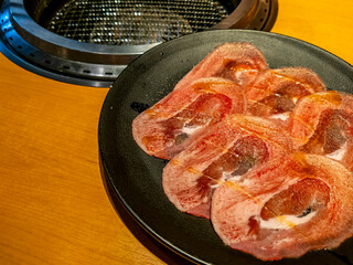 焼肉　最初のタン　外食