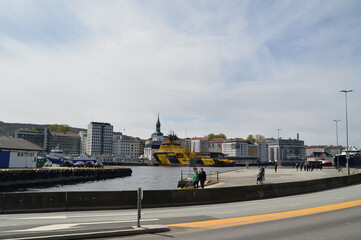 schiff, hafen, norwegen, bergen, schlepper, coastguard, hochseeseil, verlegeboot, boot, anlagen, gewerblich, bauwerk, branche, boot, architektur, wasser, fabrik, baukran, meer, abliefern, himmel, stad