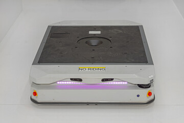 Fototapeta premium Distribution Warehouse Automation Mobile Robot Flow Rack Technology