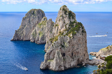 Obraz premium Faraglioni di Capri rock formations near Capri Island, Italy