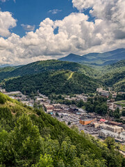 Obraz premium Overhead view of Gatlinburg Tennessee tucked in a Smoky Mountain valley