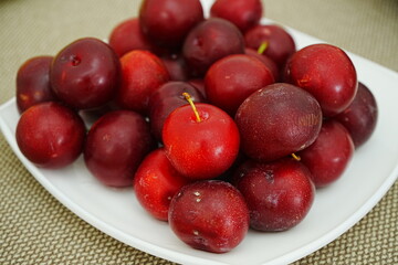 Fresh Fruits, Red Plum - 新鮮な果物 赤いプラム