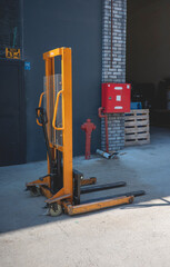 forklift hand stacker hydraulic electric crane © Viktorija