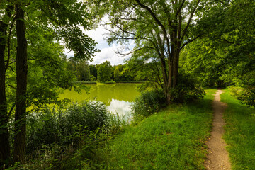 Aussicht auf den See der Freundschaft mit Weg